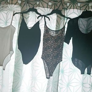 4 bodysuits size small